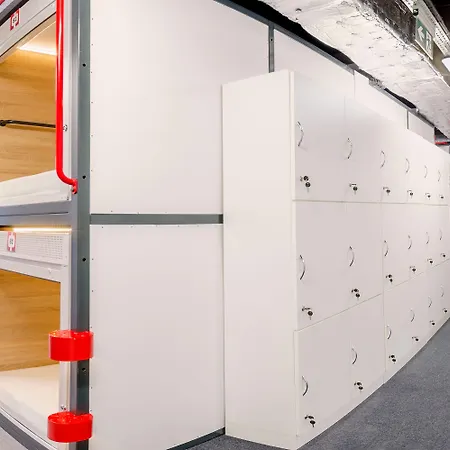 Kapsula Hostel Varsó