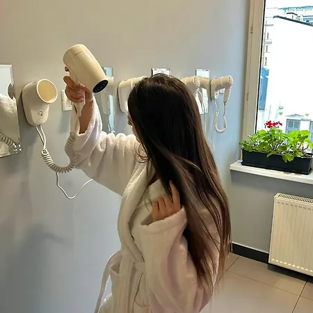 Vandrarhem Kapsula *