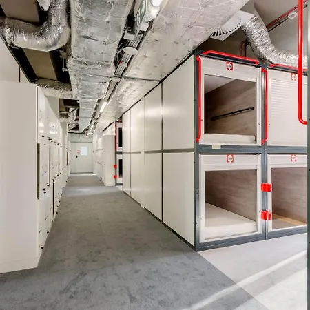 Hostel Kapsula Warschau