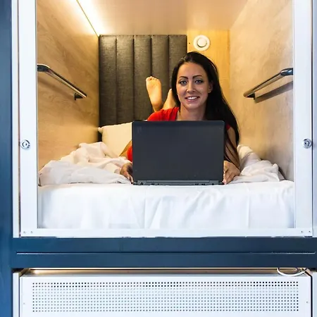 Kapsula Хостел Варшава